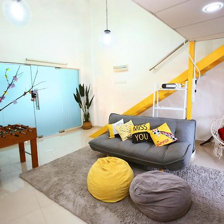 Private Beanie Apartment Bayan Lepas Exterior photo